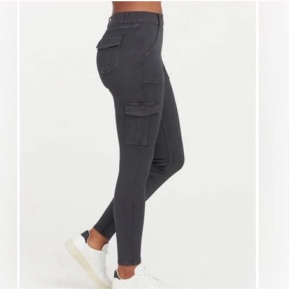 Spanx stretch twill ankle cargo pant and washed black C17 - Picture 2 of 10